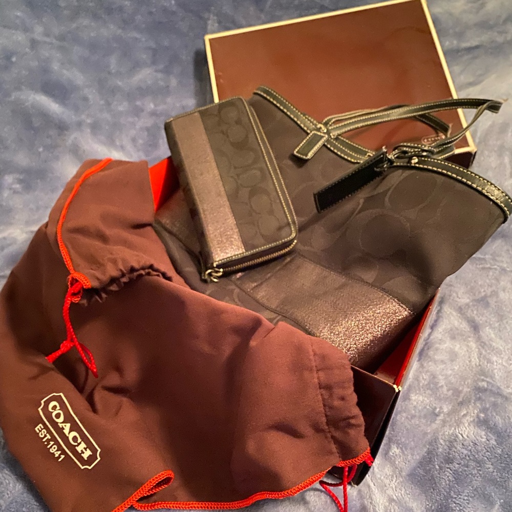 Coach handbag an original box with that jacket